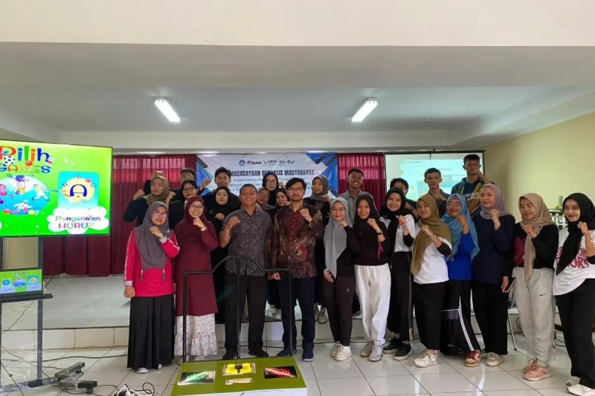 Terapi Itera Tim PKM Itera Latih Siswa SLB Papan Permainan Pijakan Terapi Kognitif ...